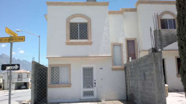 Casa en venta en privadas de santa catarina, . esquina en Monterrey -  Casas en venta | 118125